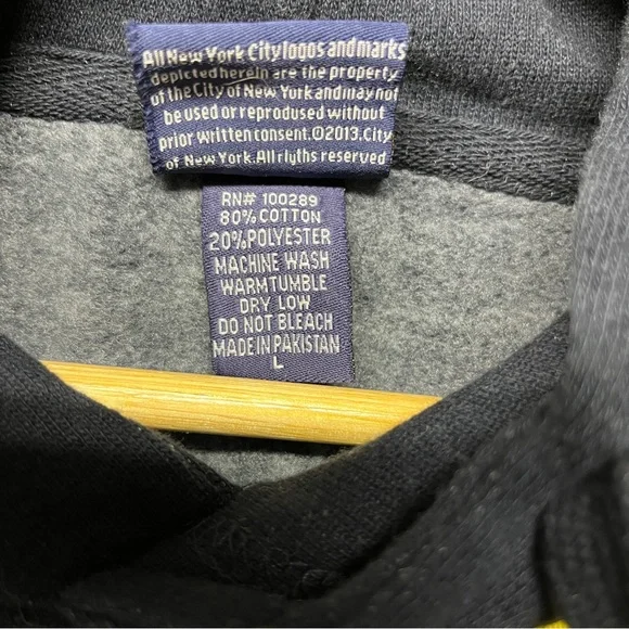 NYPD Hooded Sweatshirt Embroidered Logo Size Large - Picture 2 of 4